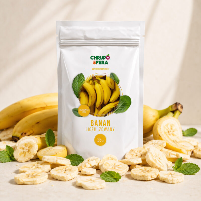 Banan liofilizowany 25 g w otoczeniu świeżych bananów i suszonych plastrów – ChrupoSfera